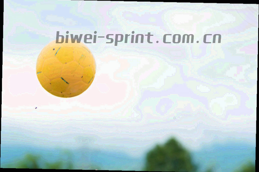 深蓝色网格与排名条组成的抽象背景，局部以珊瑚橙高亮